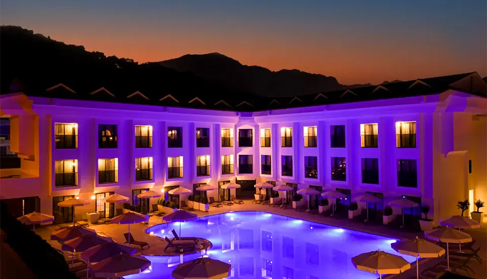 سینت استار هتل کمر